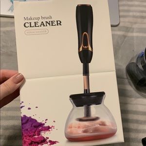 Makeup Brush Cleaner